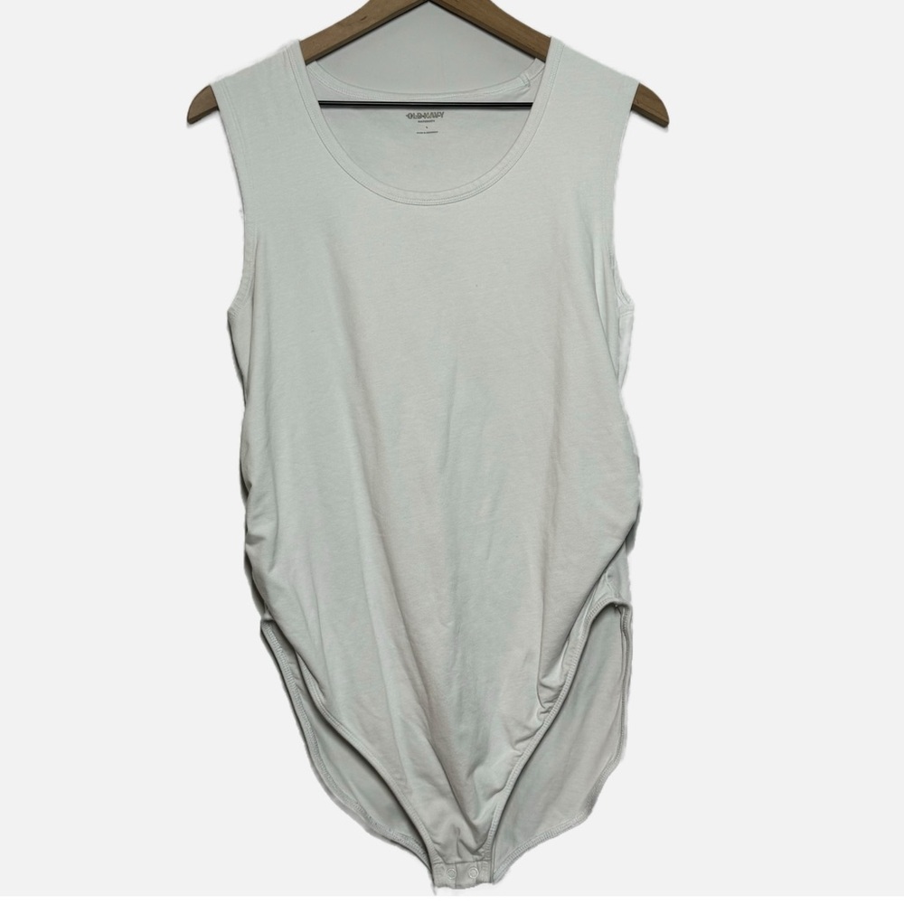 Old Navy maternity white sleeveless body suit ruched sides sz L